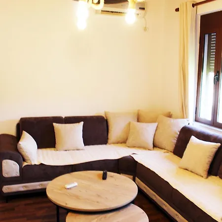 Apartament Zere House Gjirokastra