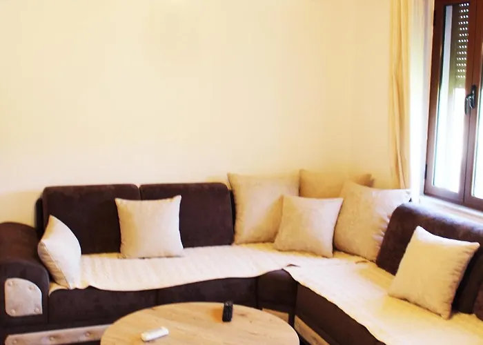 Apartament Zere House Gjirokastra